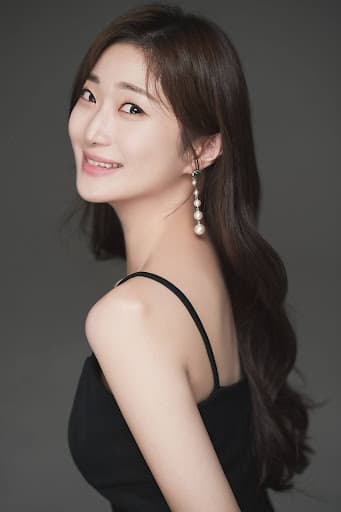 Elena (Eunmin) Kim